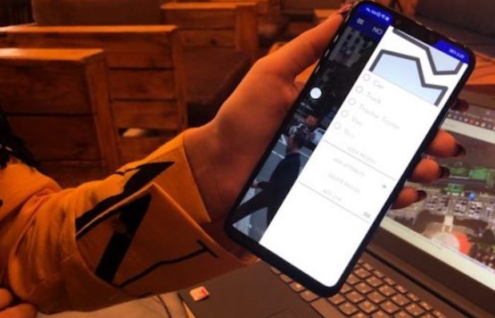 Refugee image annotation